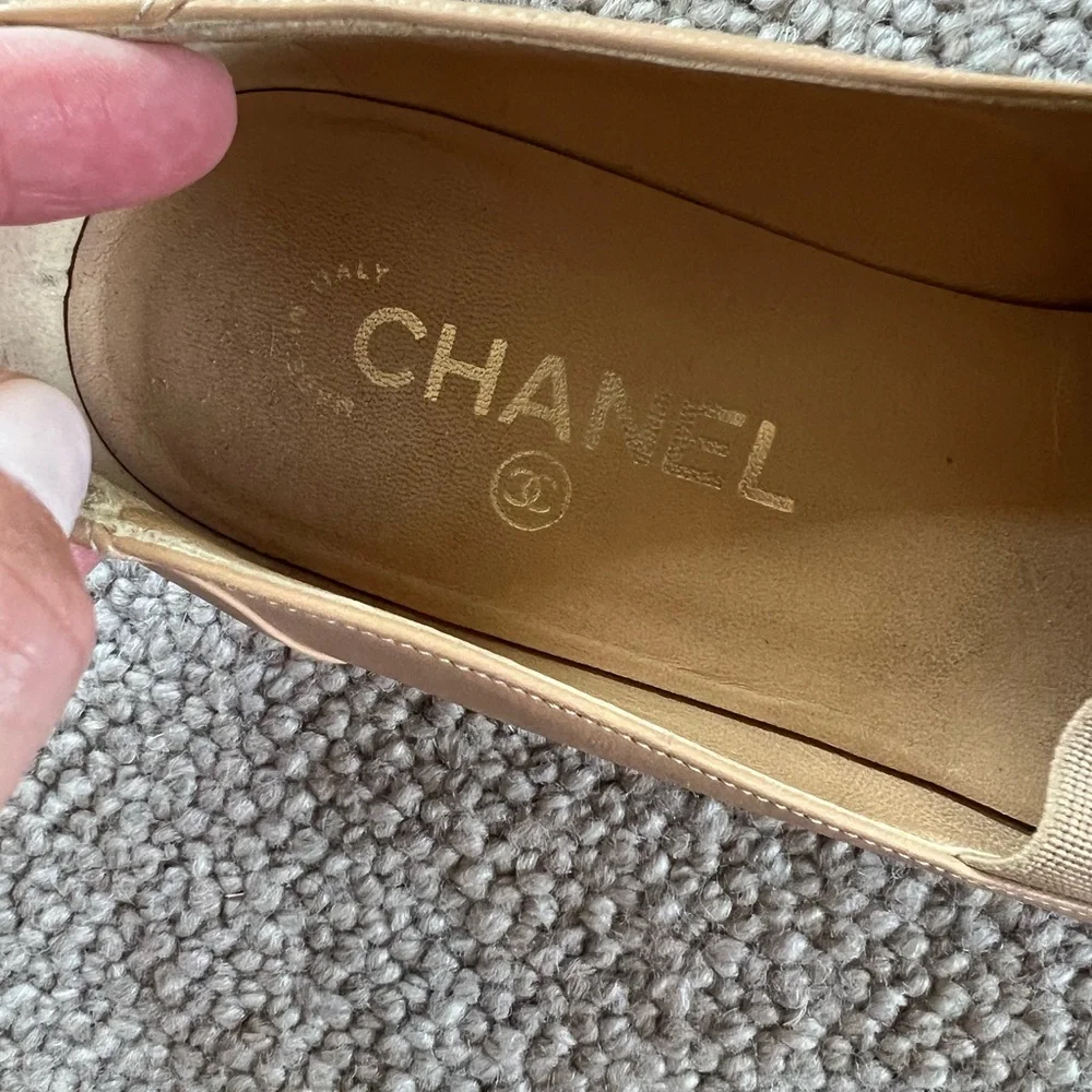 Authentic CHANEL loafers size 38 - Picture 3 of 7